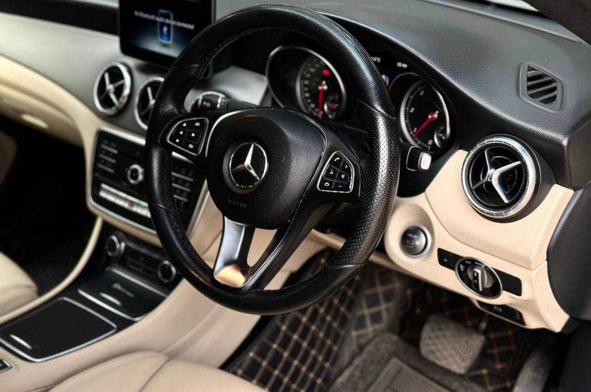 2018 Mercedes-Benz CLA 200d Sports | Diesel | Automatic | Sunroof - Image 5